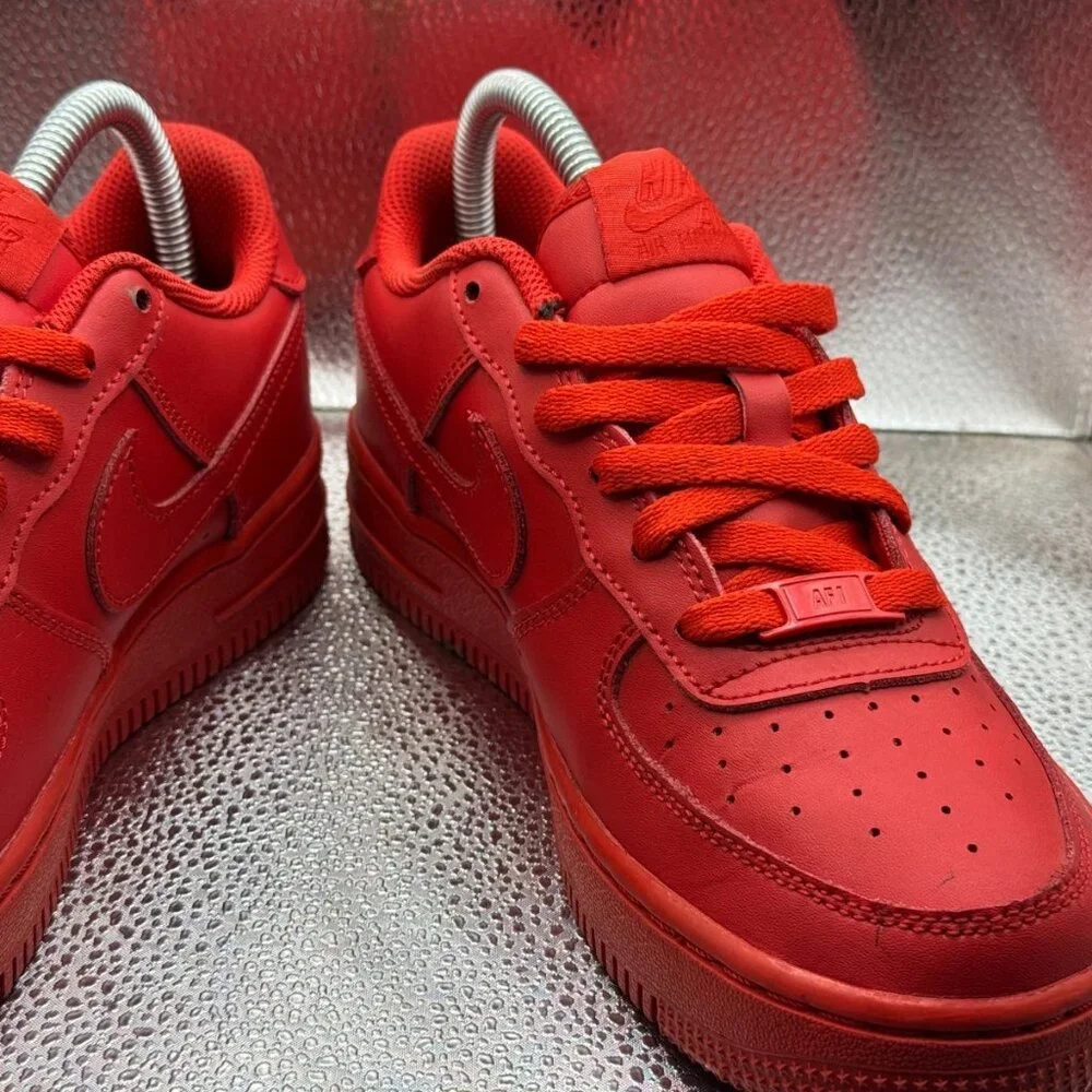 Size 5.5Y Nike‎ Air Force 1 LV8 GS Kids University Red Sneakers DM8875-600